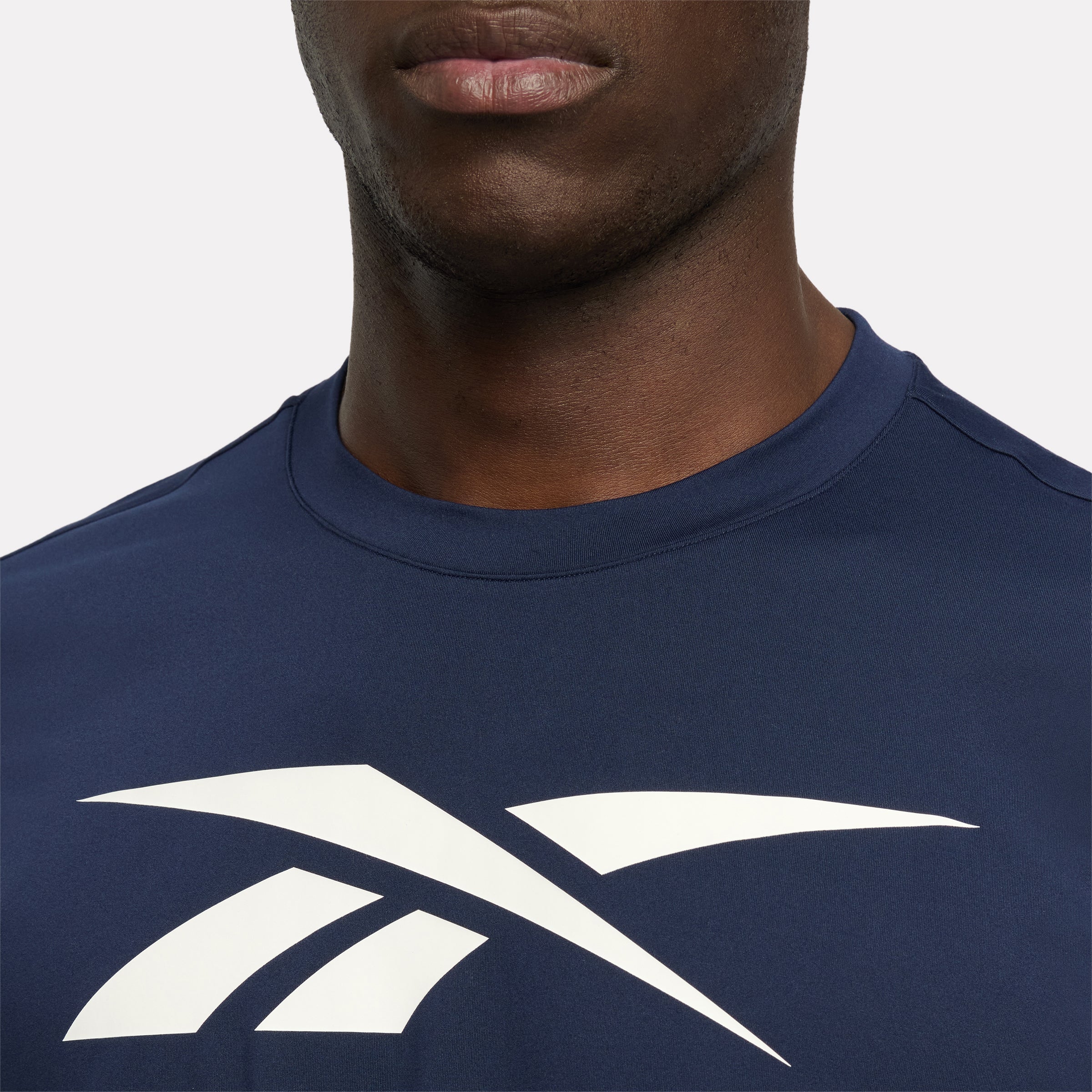 ID Train Logo Stretch Tech Men's T-Shirt - Image 4
