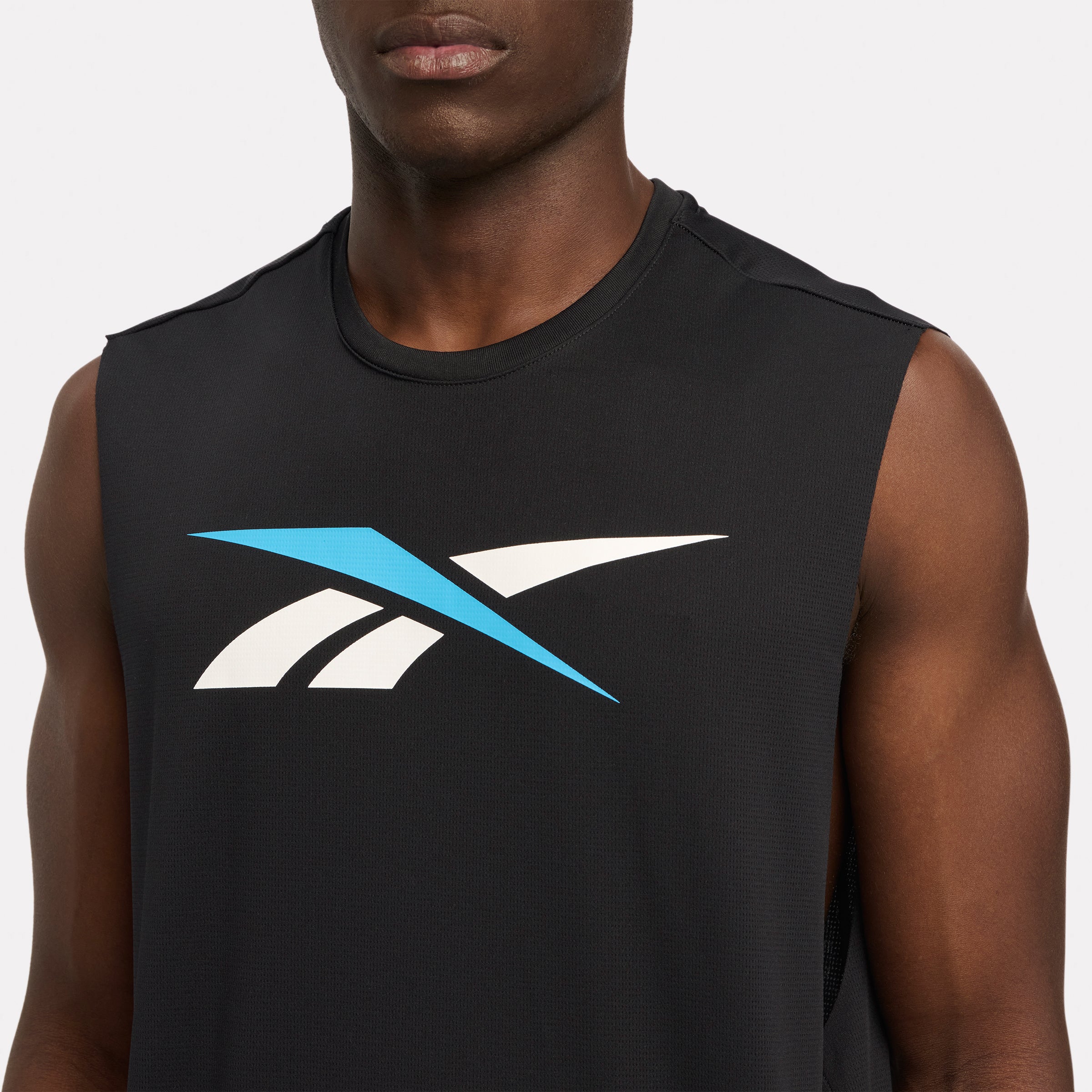 ID Logo Men's Tank - Image 4